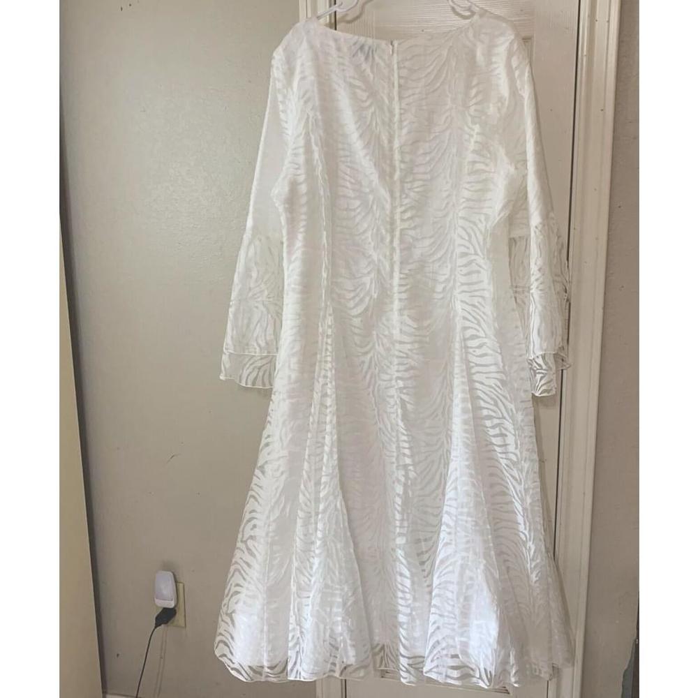 XL Serefina WHITE Beautiful Fully Lined White Lace Fit N Flare Midi Dress - Picture 11 of 13